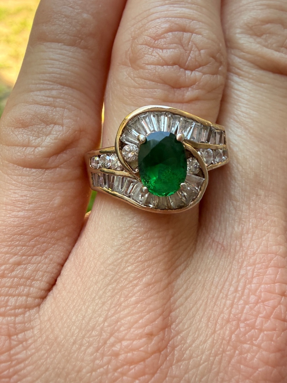 Vintage Swirl Gold Emerald Cocktail Ring with Clear Accent Stones sz8